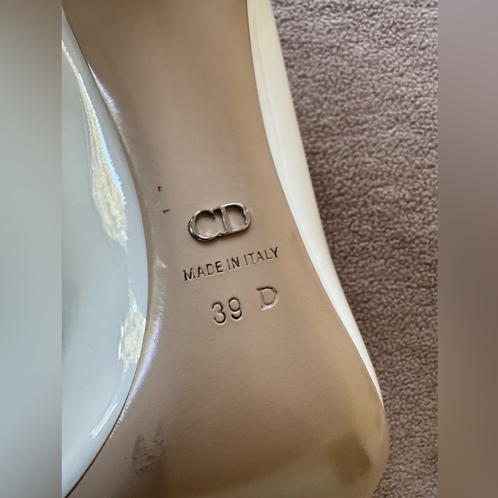 CHRISTIAN DIOR
White Patent Leather Instinct Pumps - Picture 6 of 6